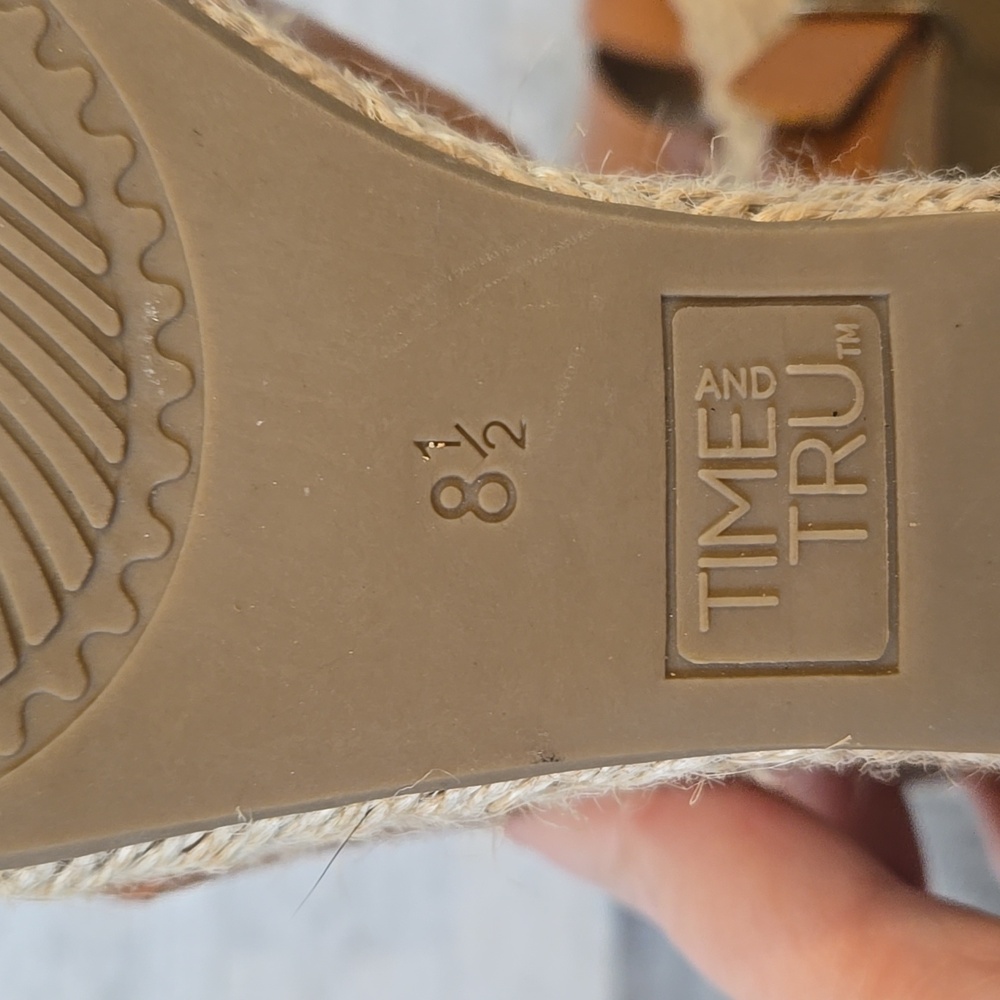 Time And Tru Woven Wedge Tan Brown Sandals Size 8.5 Womans - Picture 8 of 10